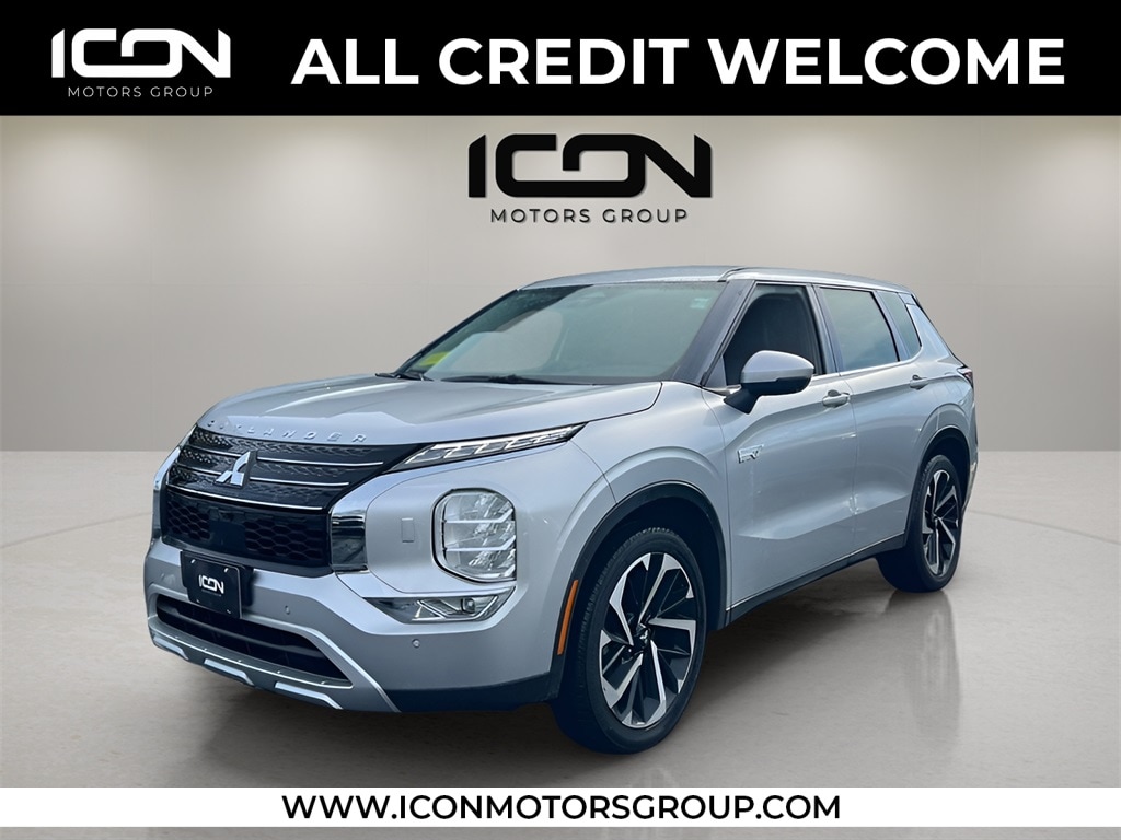 2024 Mitsubishi Outlander Plug-in Hybrid SE's photo