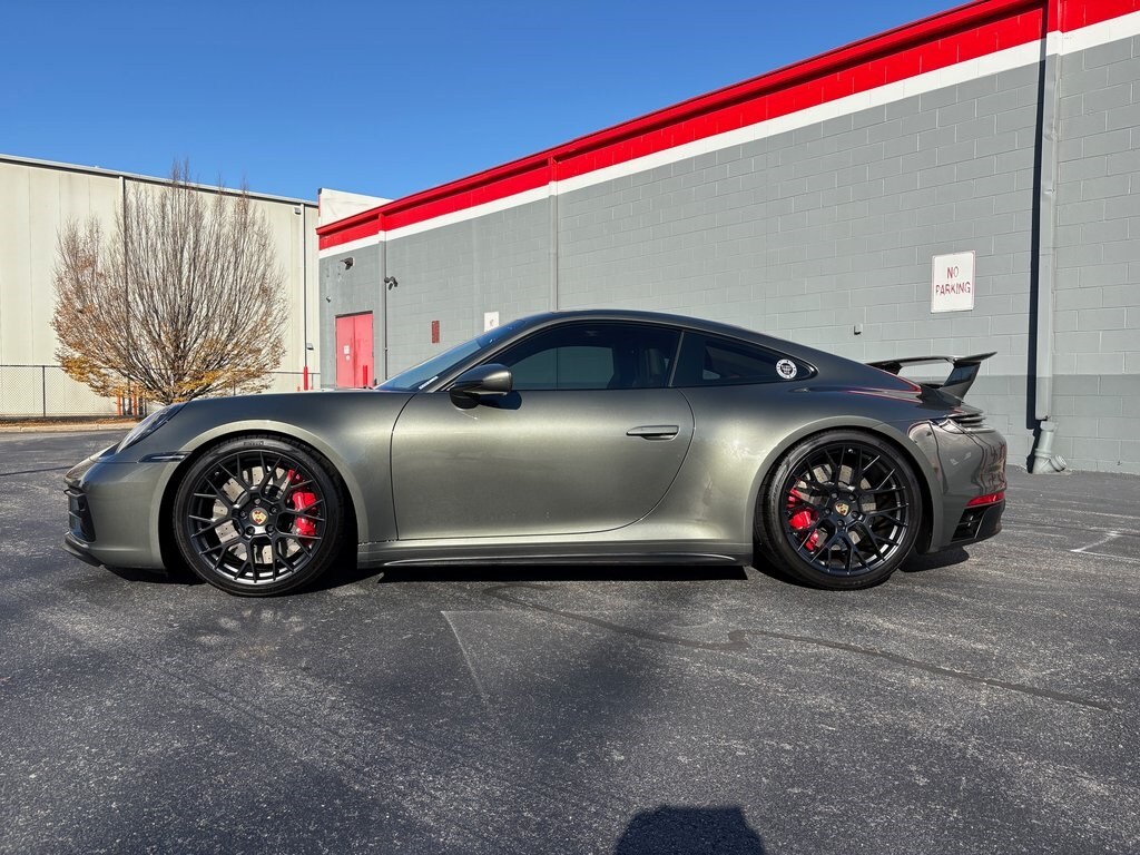 2024 Porsche 911 GTS photo 3