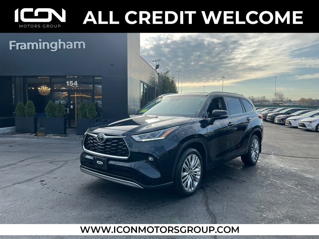 2023 Toyota Highlander Platinum's photo