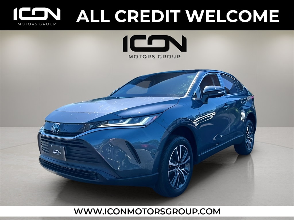 2024 Toyota Venza LE's photo