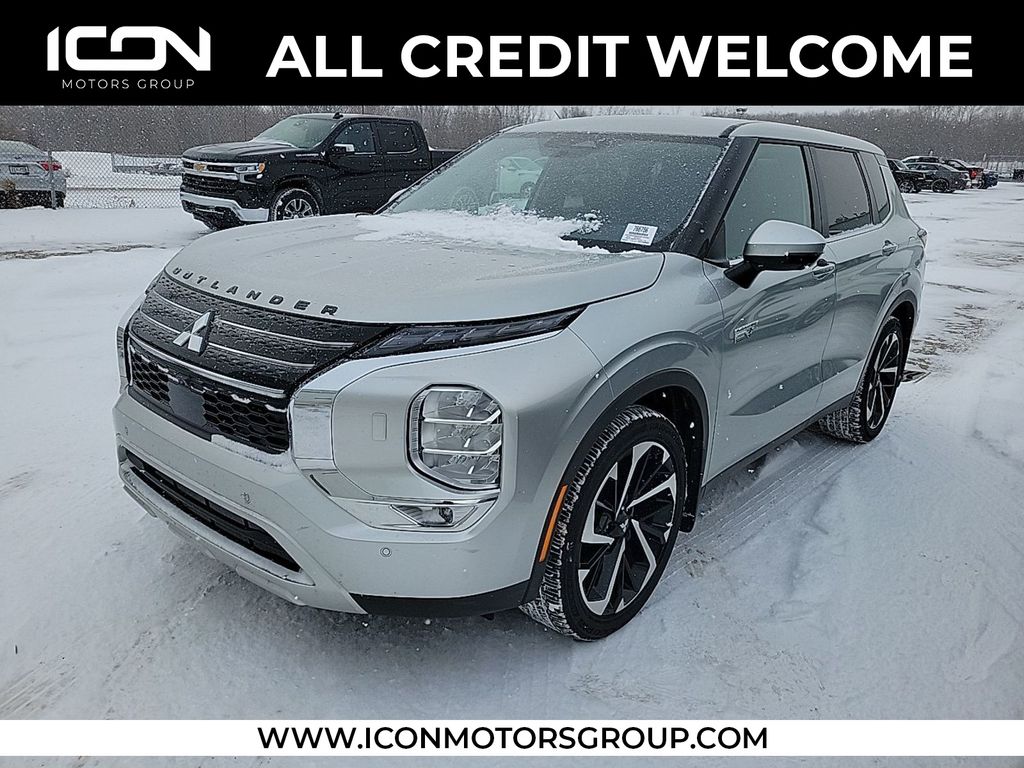 2024 Mitsubishi Outlander SE's photo