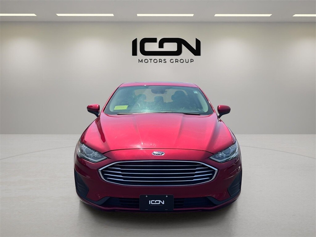 2020 Ford Fusion SE photo 2