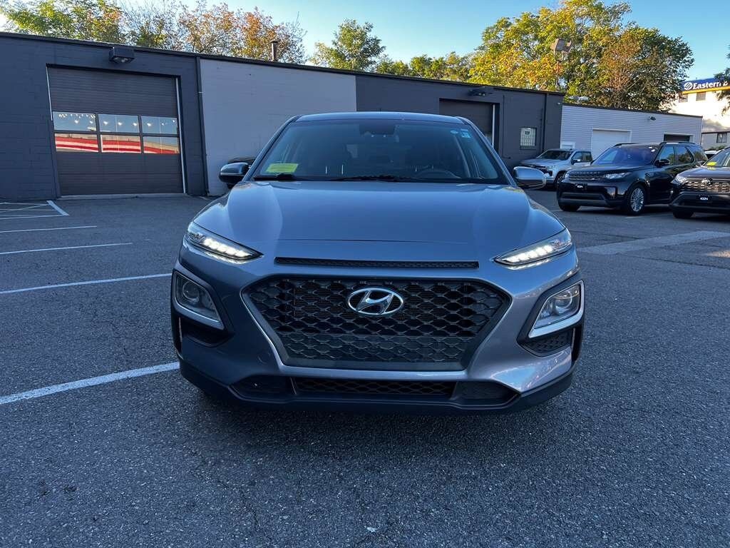 2020 Hyundai Kona SE photo 2