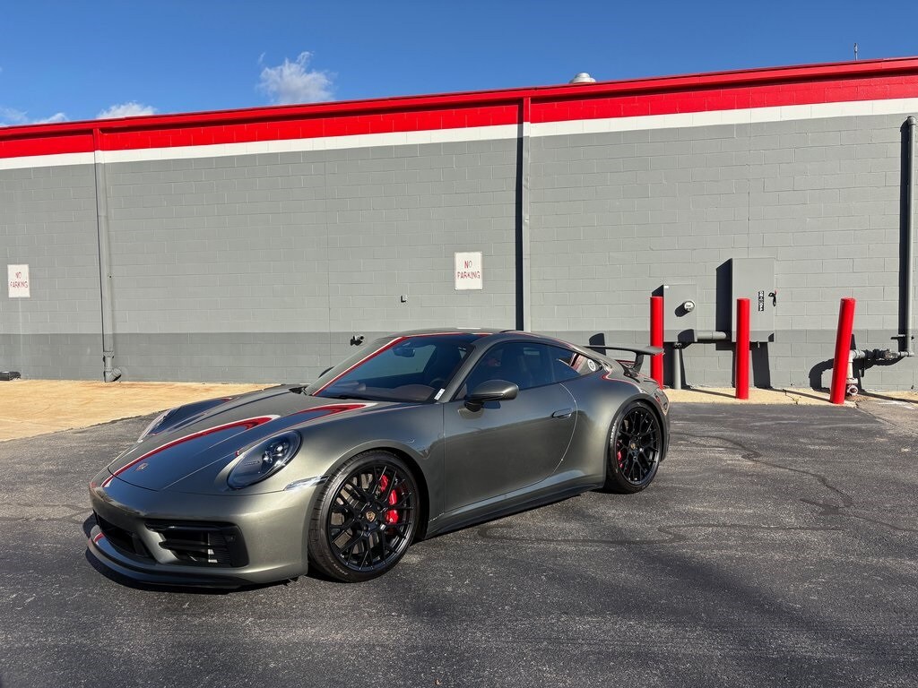 2024 Porsche 911 GTS photo 2