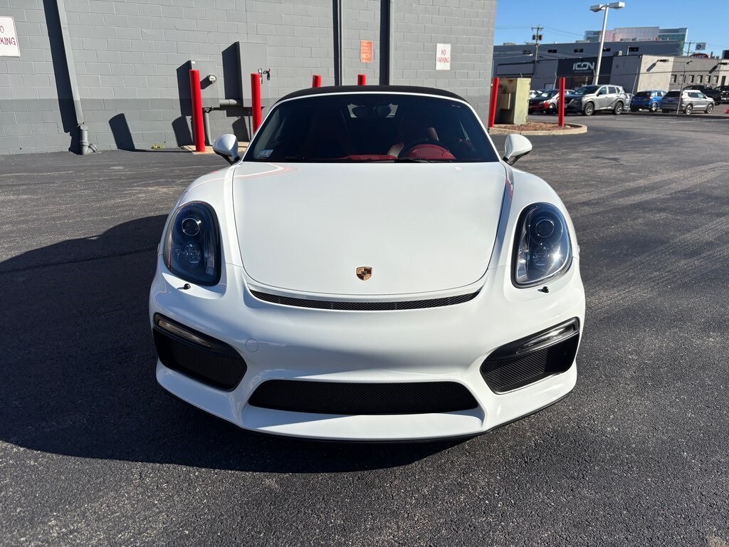 2016 Porsche Boxster Spyder photo 2