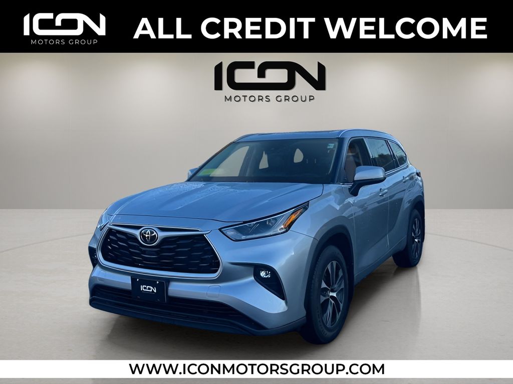 2021 Toyota Highlander XLE's photo