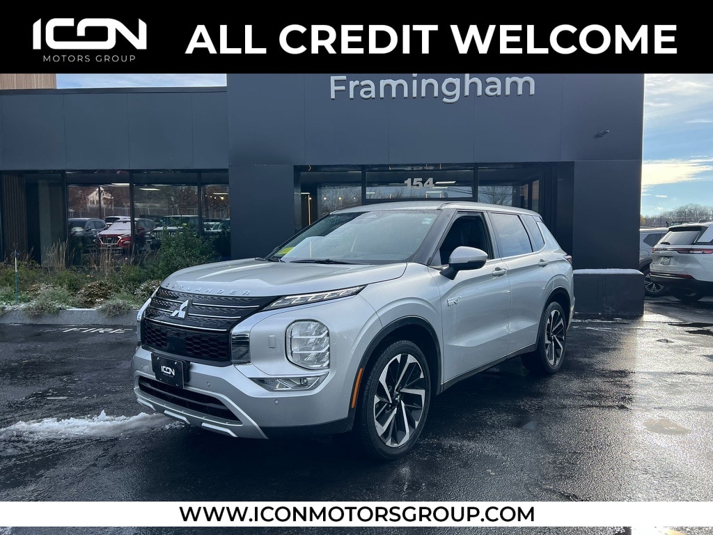 2024 Mitsubishi Outlander Plug-in Hybrid SE's photo