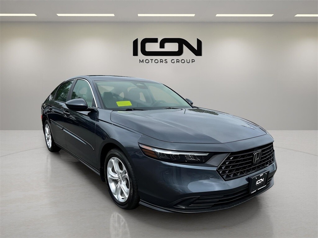 2023 Honda Accord LX photo 3
