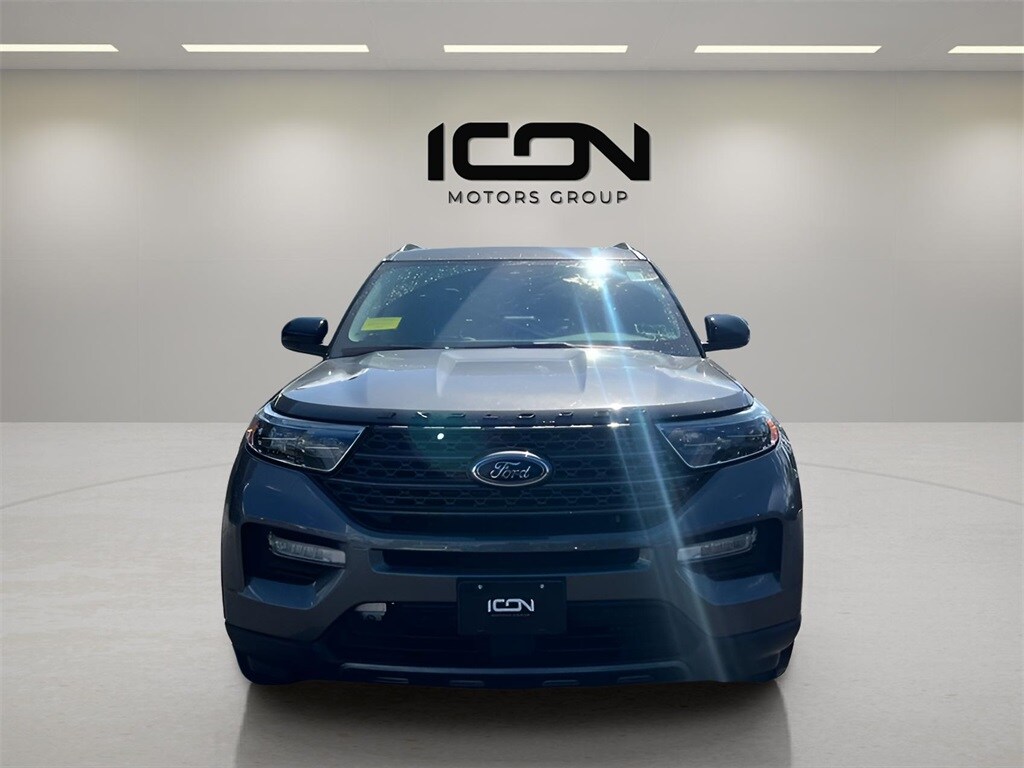 2022 Ford Explorer XLT photo 2