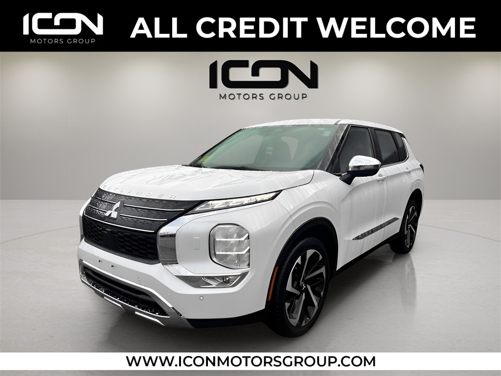 2022 Mitsubishi Outlander SE's photo