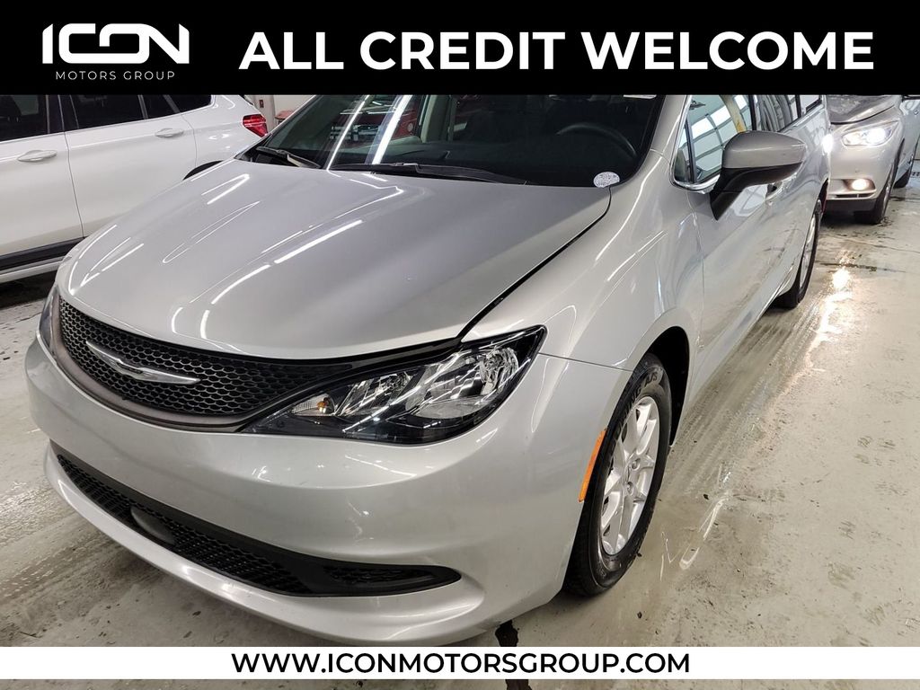 2023 Chrysler Voyager LX Minivan/Van's photo