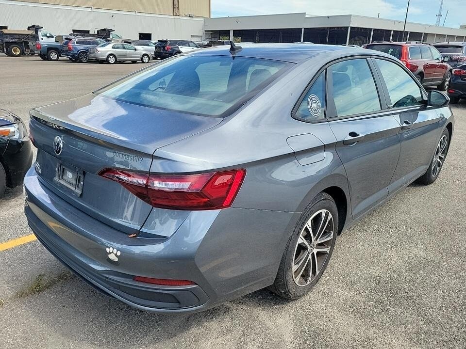 2024 Volkswagen Jetta 1.5T Sport photo 2