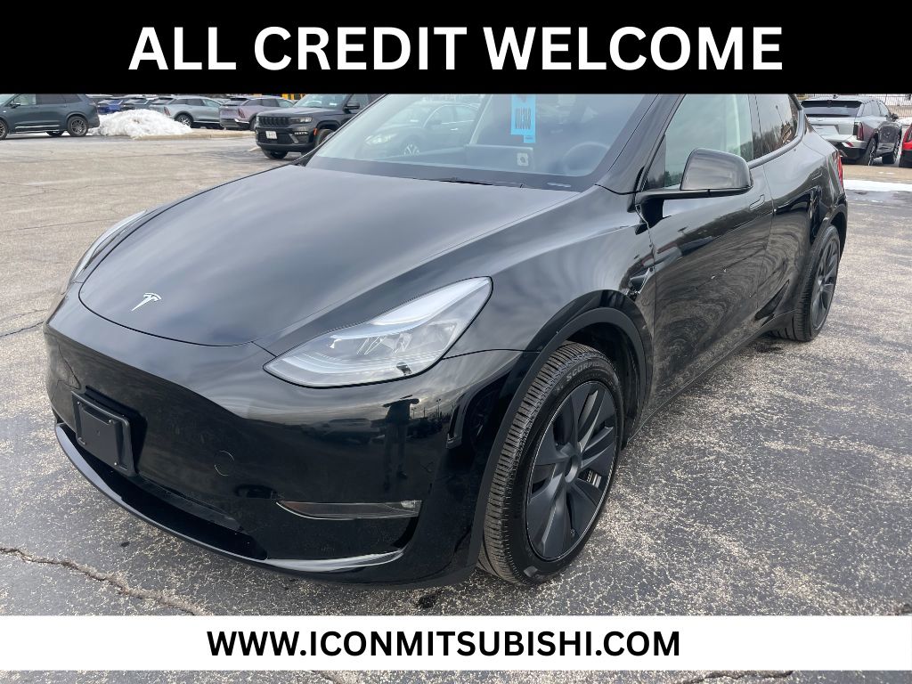 2025 Tesla Model Y Long Range's photo