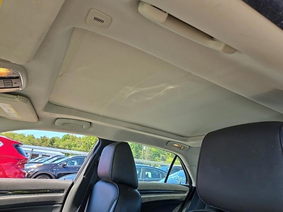 2019 Chrysler 300 Limited photo 4