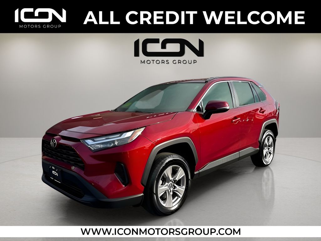 2023 Toyota RAV4 XLE's photo