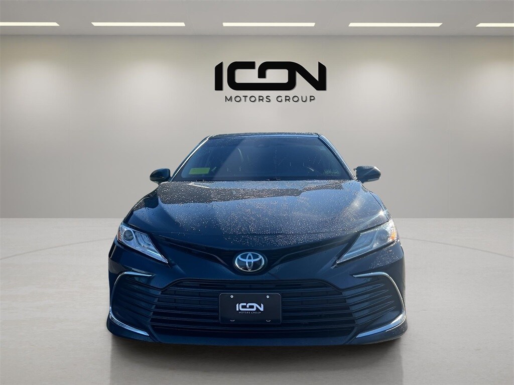 2021 Toyota Camry XLE photo 2