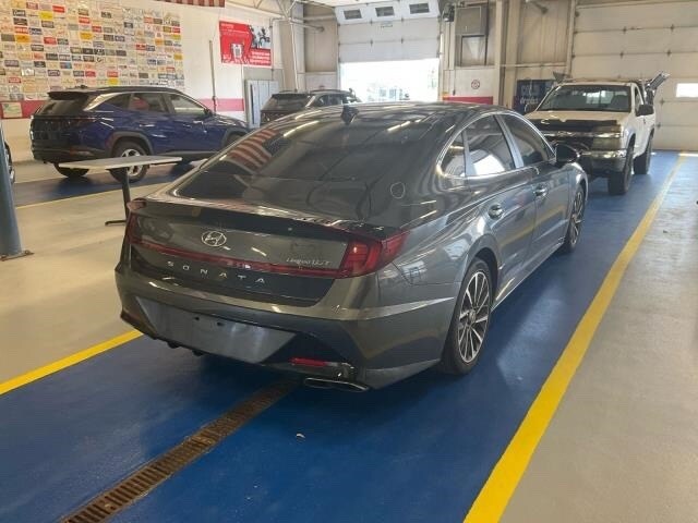 2022 Hyundai Sonata Limited photo 2