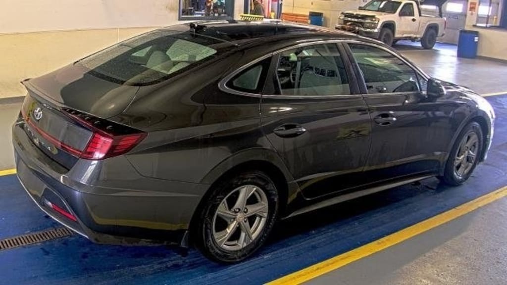 Used 2023 Hyundai Sonata SE Sedan