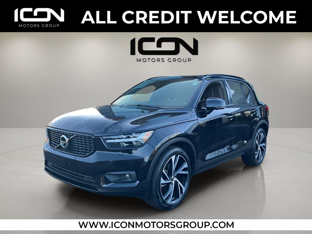 2020 Volvo XC40 R-Design's photo