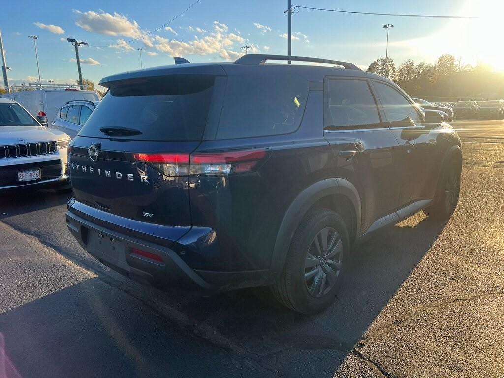 2022 Nissan Pathfinder SV photo 4