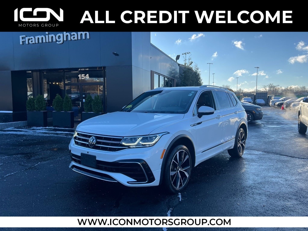 2022 Volkswagen Tiguan SEL R-LINE's photo