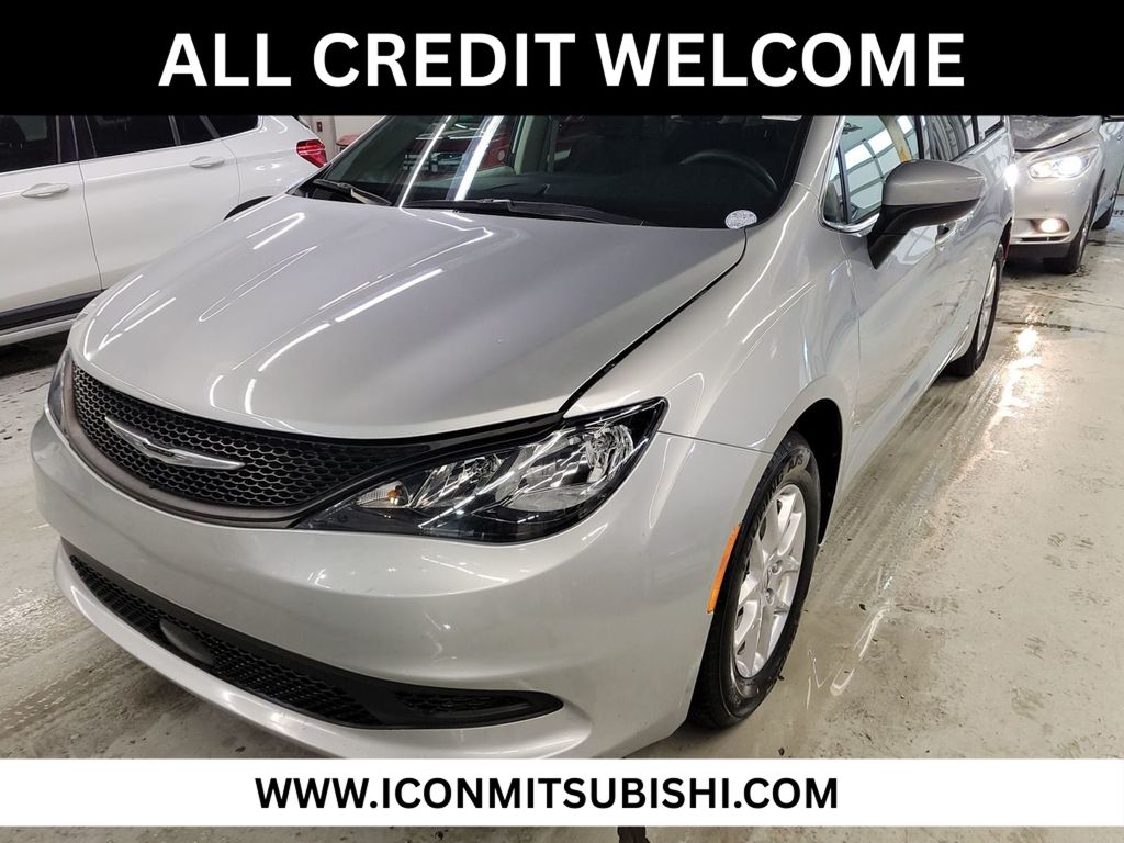 2023 Chrysler Voyager Voyager LX Minivan/Van's photo