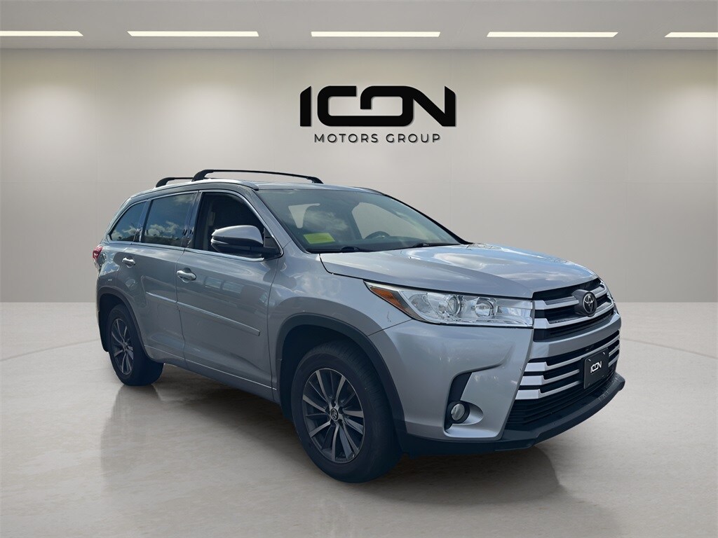 2017 Toyota Highlander SE XLE photo 3