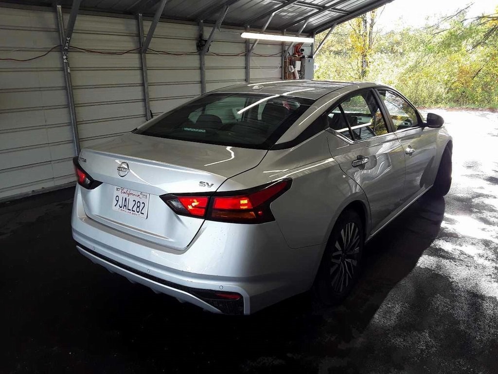 Used 2024 Nissan Altima 2.5 SV Sedan
