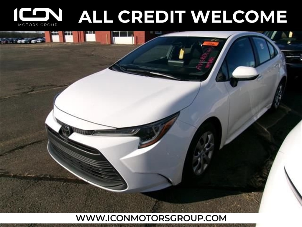 2024 Toyota Corolla LE's photo