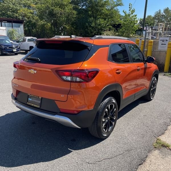 2022 Chevrolet Trailblazer LT photo 2
