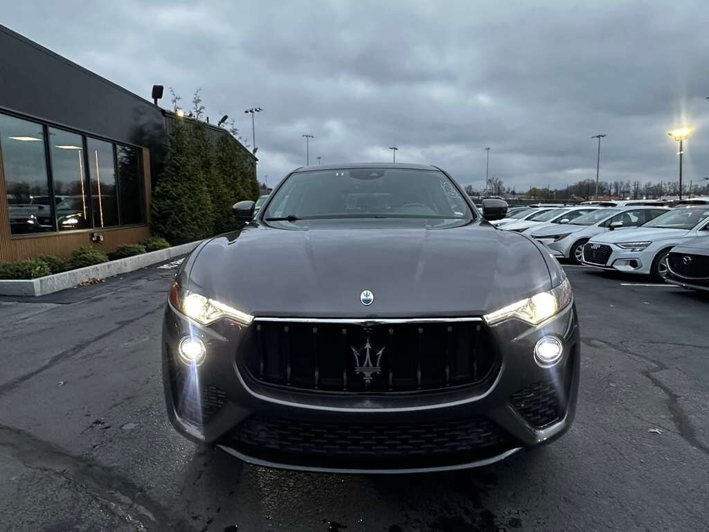 2023 Maserati Levante Modena S photo 2