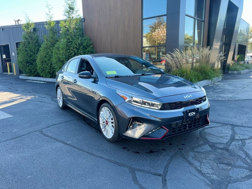 2022 Kia Forte GT photo 3