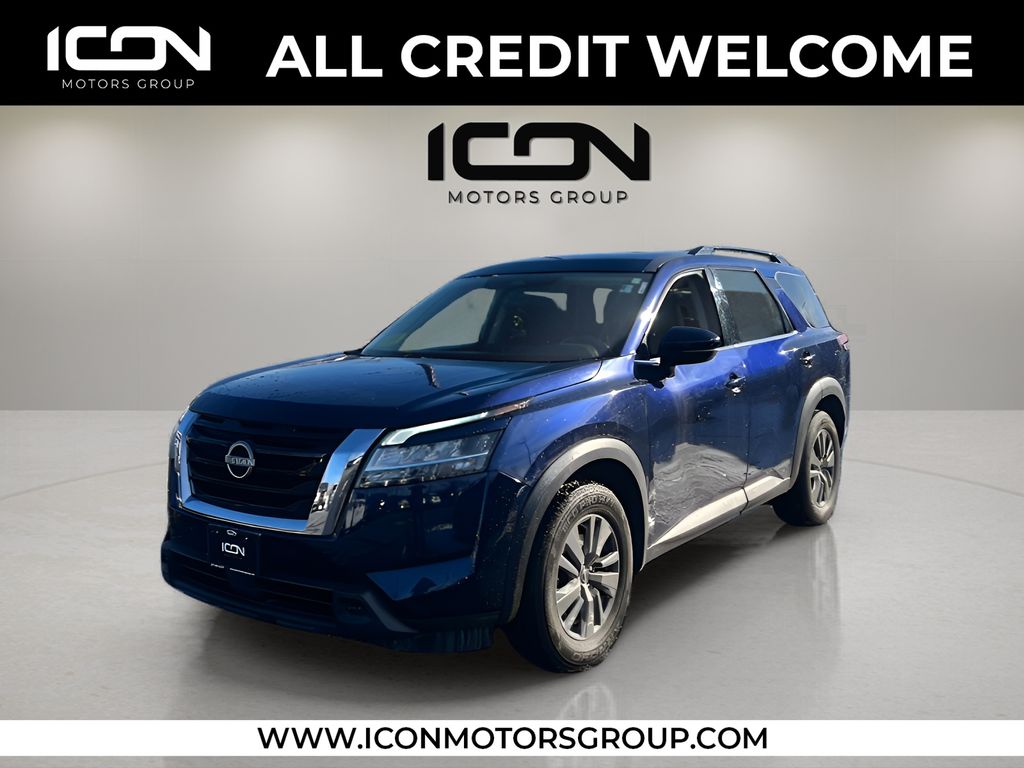 2022 Nissan Pathfinder SV's photo