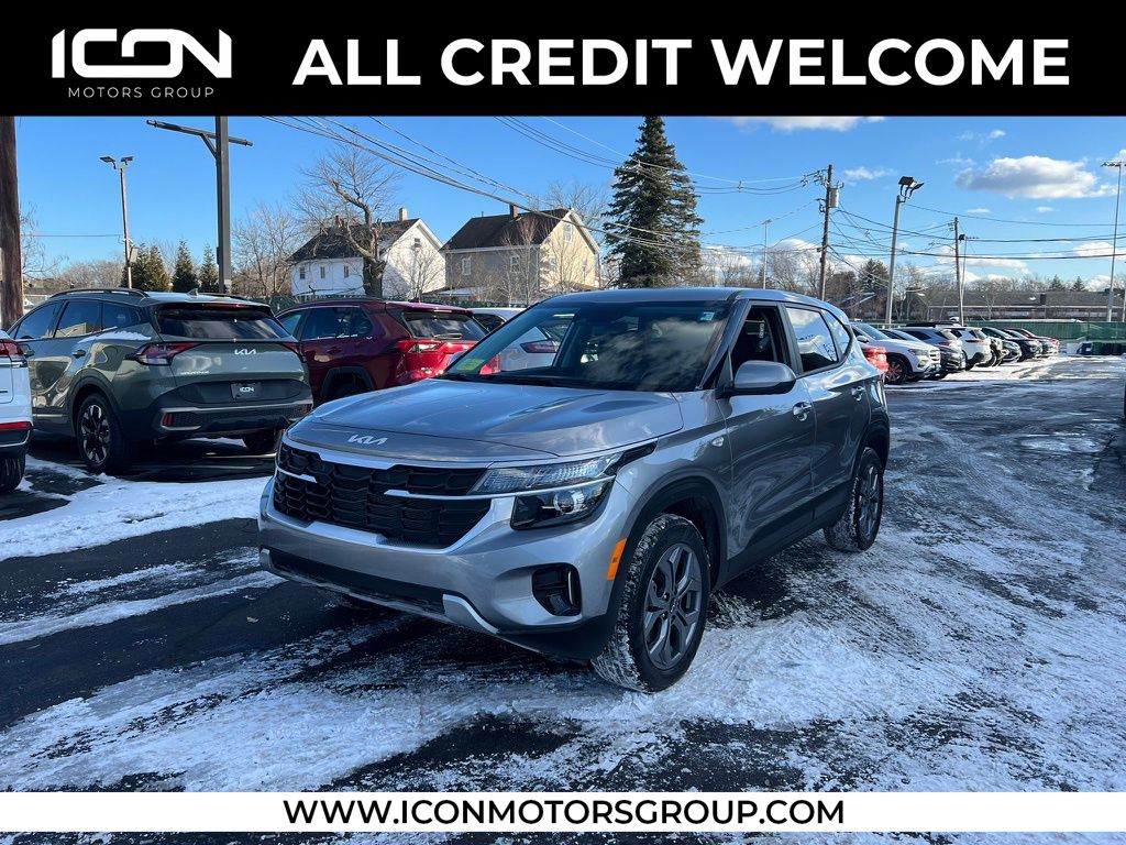 2024 Kia Seltos LX's photo