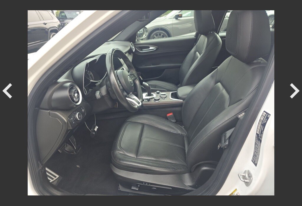 2022 Alfa Romeo Giulia Ti photo 3