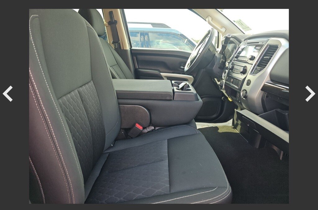 2018 Nissan Titan SL photo 3