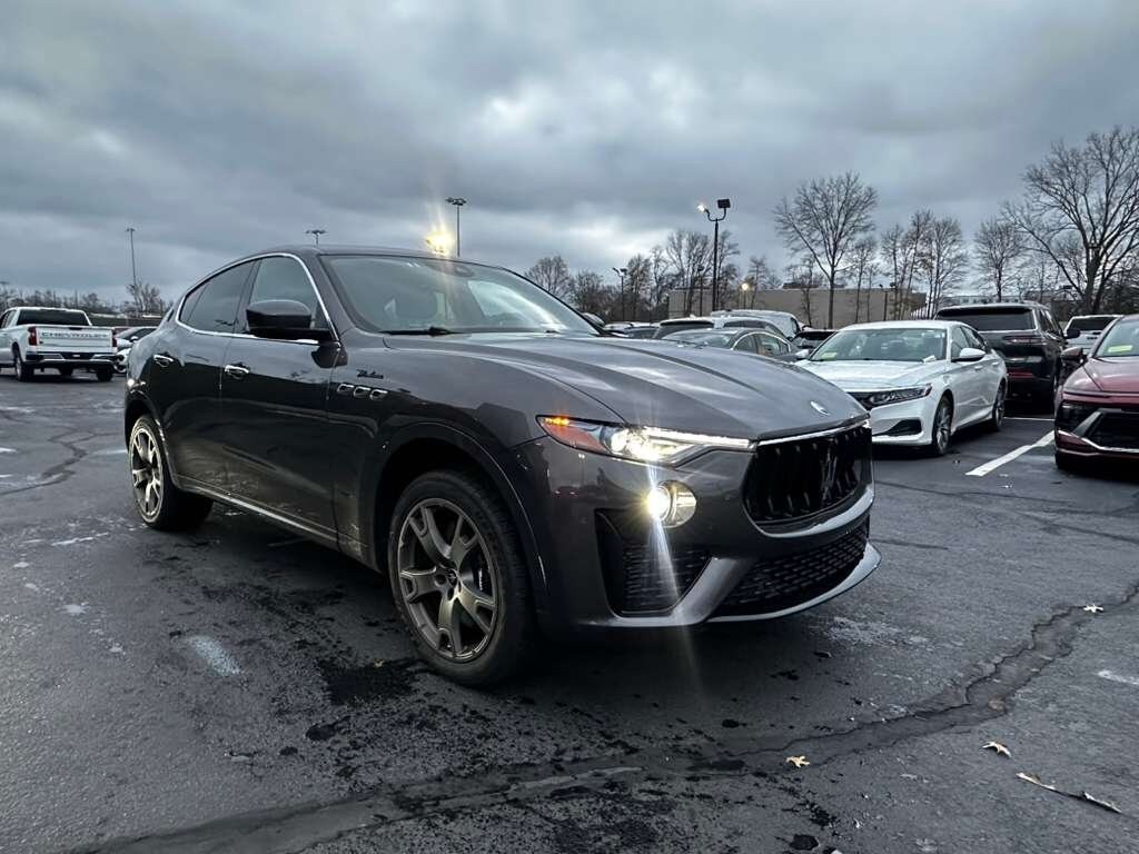 2023 Maserati Levante Modena S photo 3