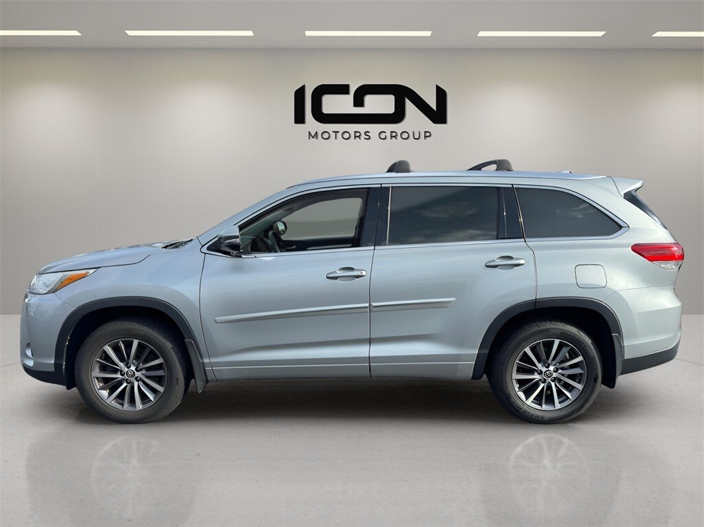 2017 Toyota Highlander SE XLE photo 4