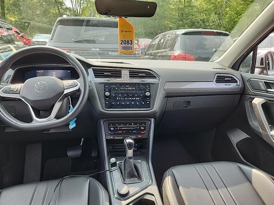 2022 Volkswagen Tiguan SE photo 3