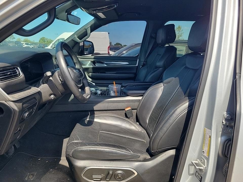 2022 Jeep Wagoneer Series III photo 3