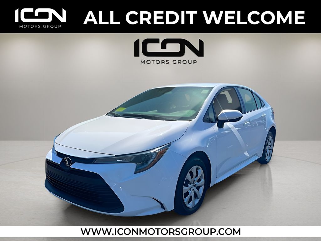 2024 Toyota Corolla LE's photo