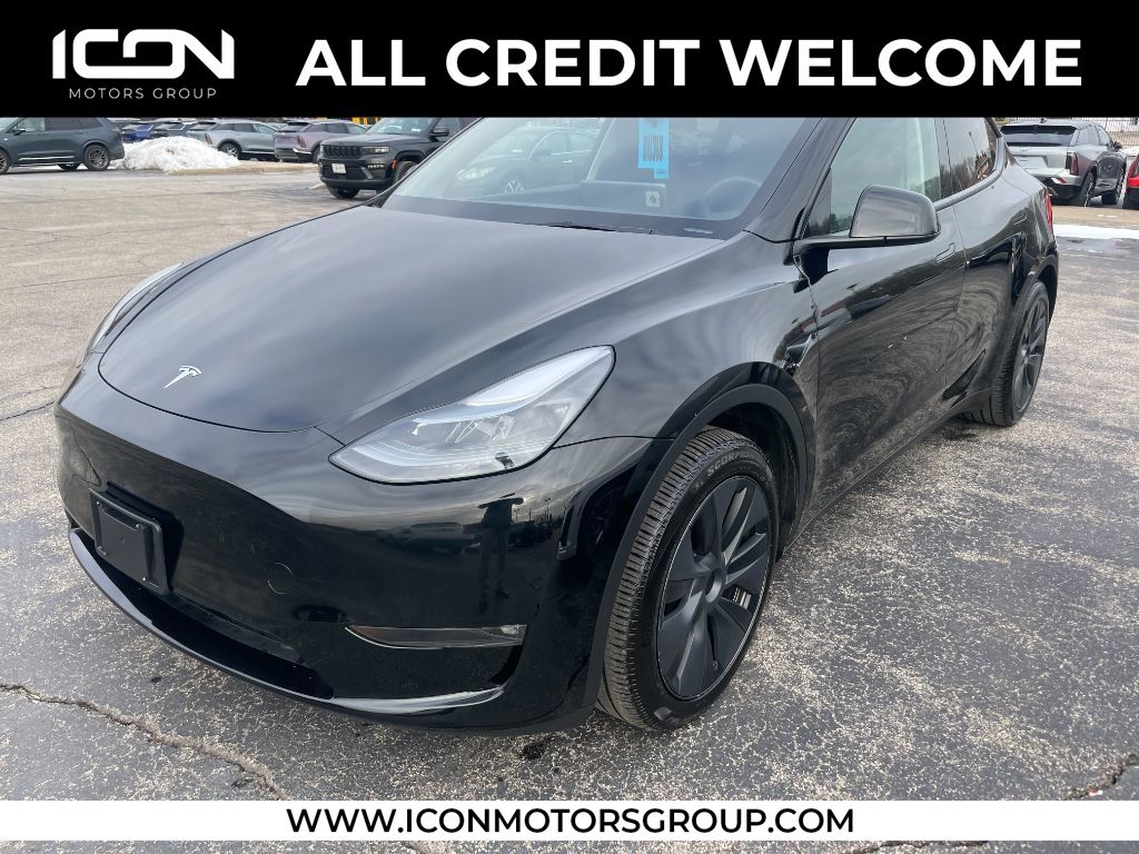 2025 Tesla Model Y Long Range's photo