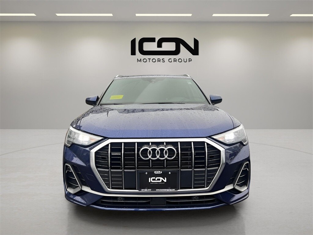 2022 Audi Q3 S line Premium photo 2