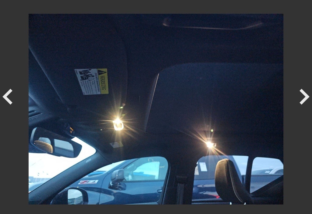 2020 Volvo XC40 R-Design photo 2