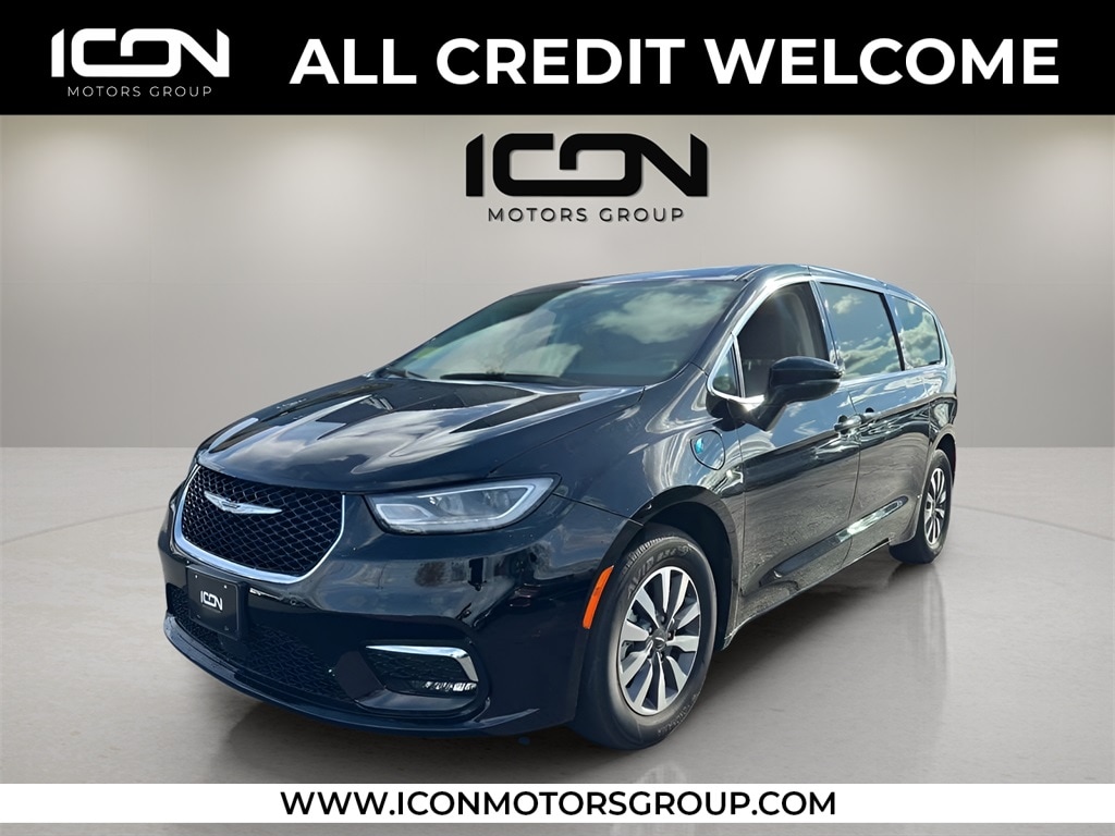 2024 Chrysler Pacifica PHEV Select's photo