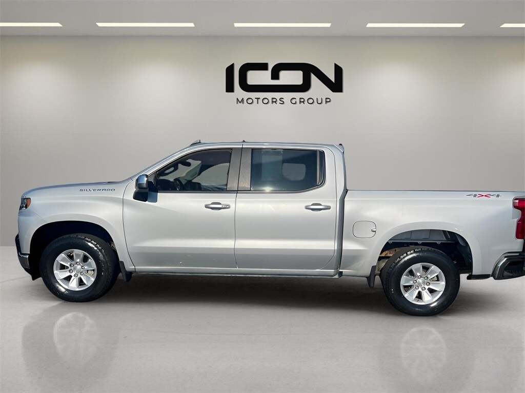 2021 Chevrolet Silverado 1500 LT photo 2