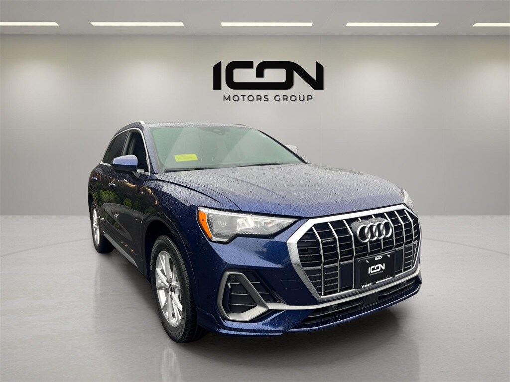 2022 Audi Q3 S line Premium photo 3