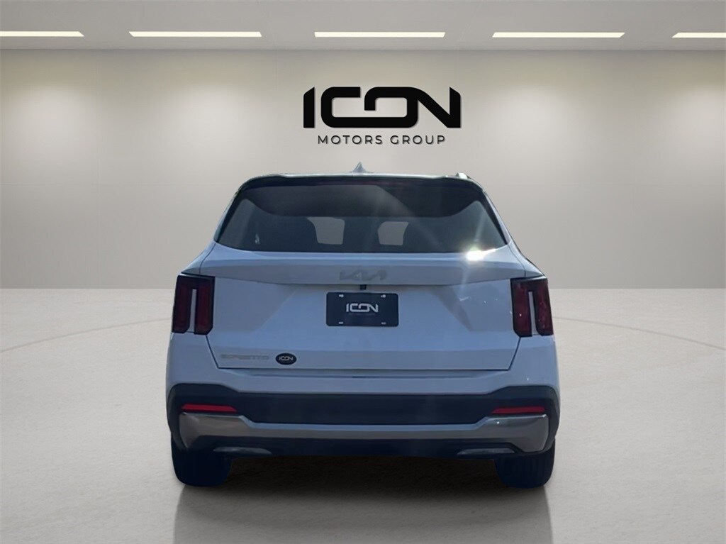2024 Kia Sorento S photo 3