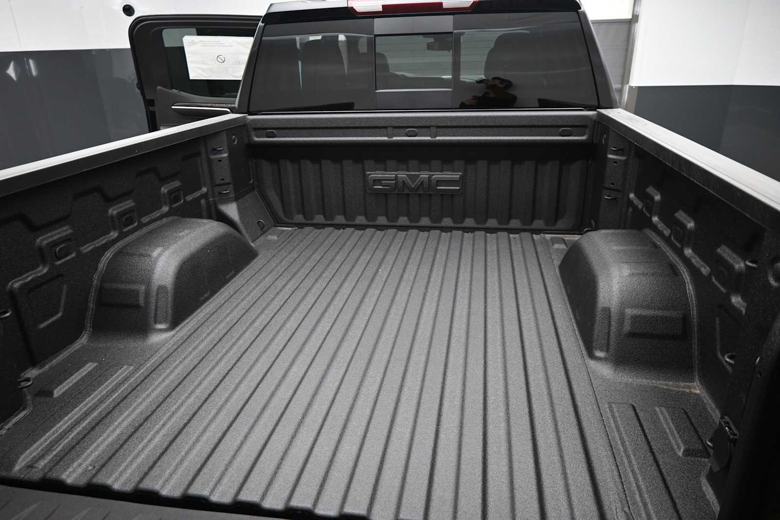 2026 GMC Sierra 1500 SLT - Photo 14