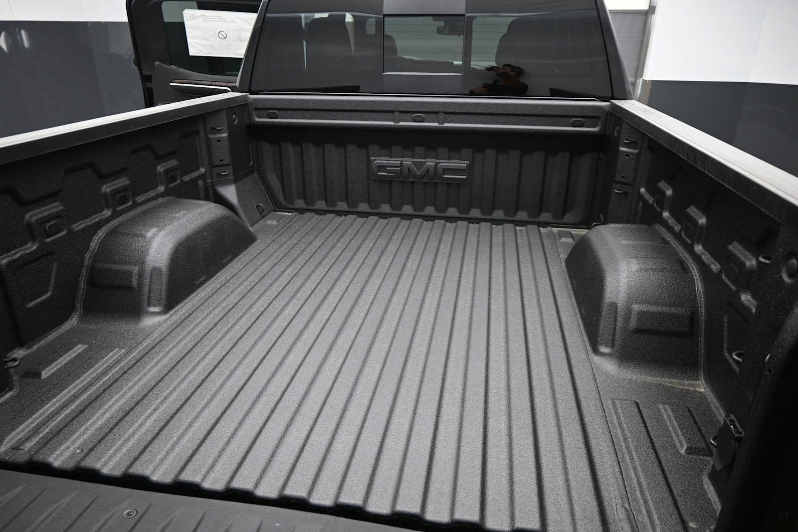 2026 GMC Sierra 1500 SLT - Photo 15
